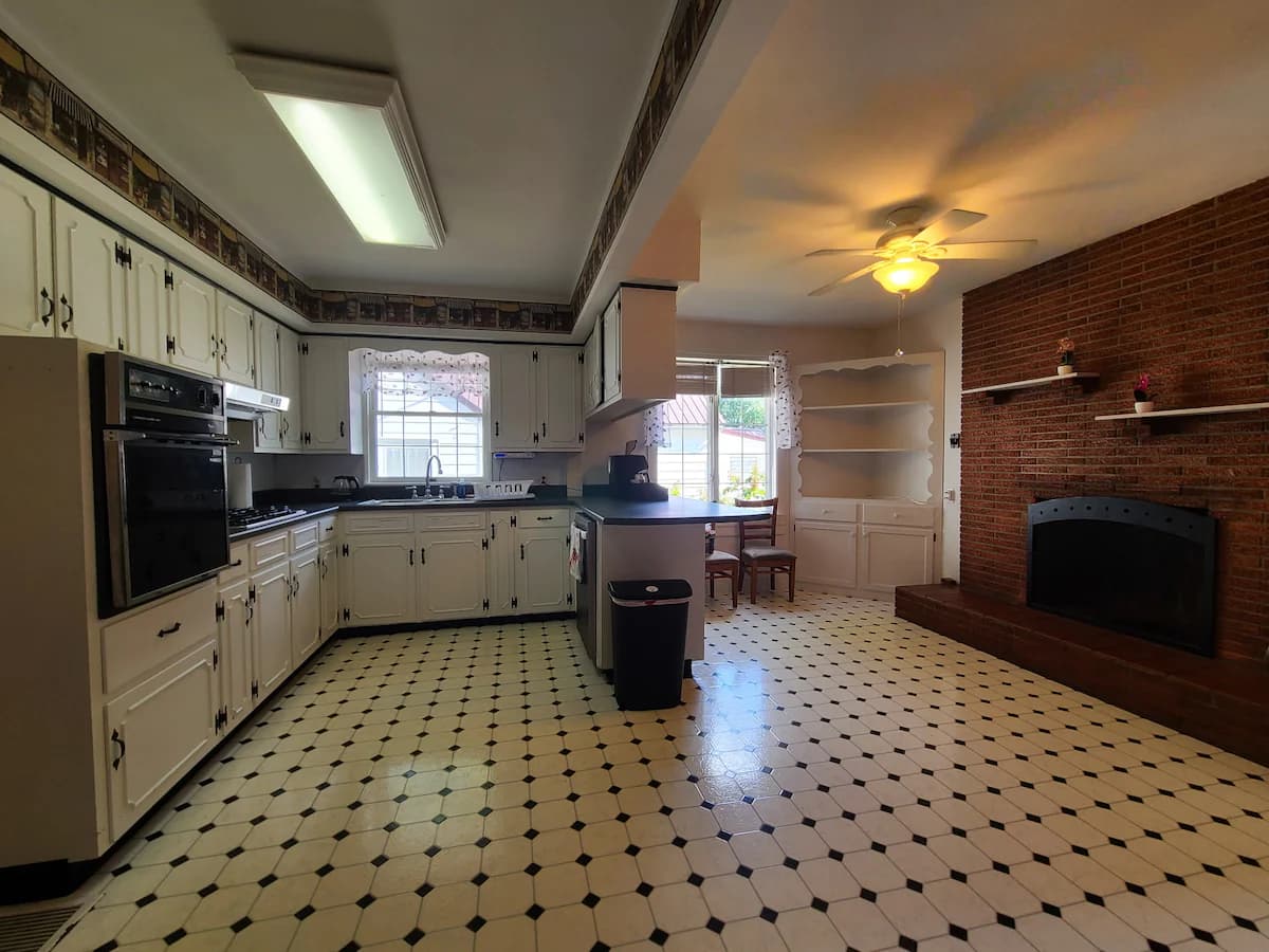 3 Bed 2B Family Friendly Home Near Downtown photo 4